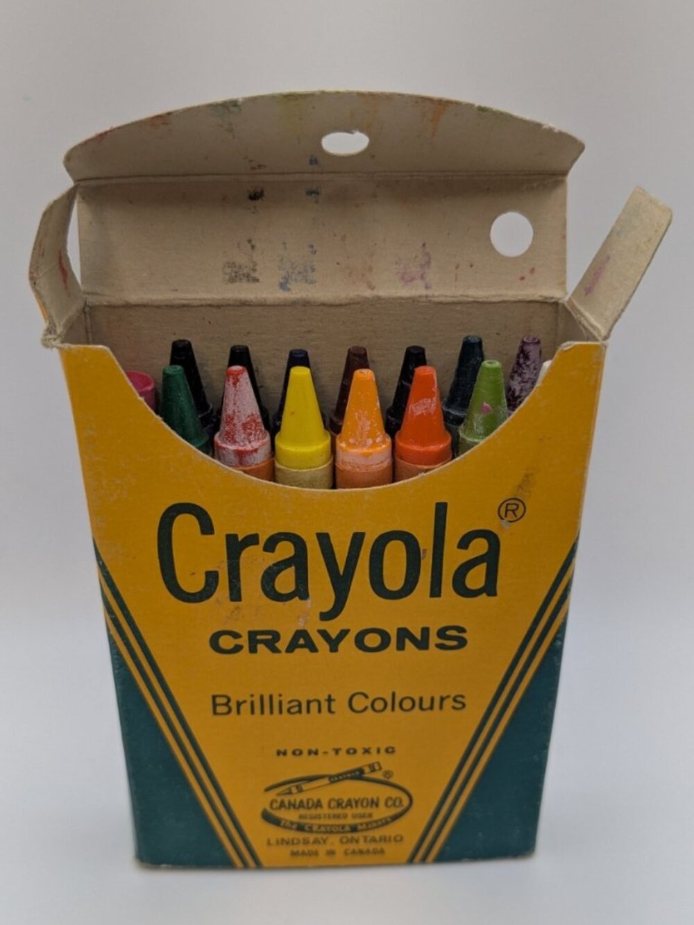 Vintage Crayola 16 Crayon Box Canada Crayon Co Lindsay Ontario Bilingual 50s